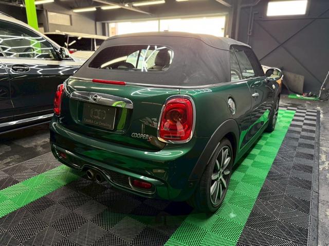 ＭＩＮＩ クーパーＳ　コンバーチブル　オープンカー　ドライブレコーダー　オートクルーズコントロール　オートライト　ＡＴ　スマートキー　シートヒーター　アルミホイール　盗難防止システム　ＡＢＳ　エアコン　パワーステアリング　パワーウィンドウ（14枚目）