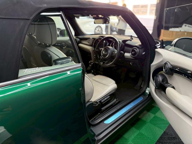 ＭＩＮＩ クーパーＳ　コンバーチブル　オープンカー　ドライブレコーダー　オートクルーズコントロール　オートライト　ＡＴ　スマートキー　シートヒーター　アルミホイール　盗難防止システム　ＡＢＳ　エアコン　パワーステアリング　パワーウィンドウ（18枚目）