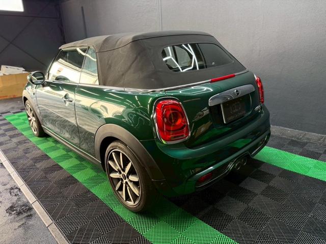 ＭＩＮＩ クーパーＳ　コンバーチブル　オープンカー　ドライブレコーダー　オートクルーズコントロール　オートライト　ＡＴ　スマートキー　シートヒーター　アルミホイール　盗難防止システム　ＡＢＳ　エアコン　パワーステアリング　パワーウィンドウ（21枚目）