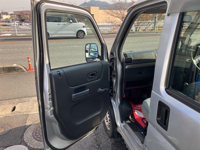 アクティバン 　５速ＭＴ　両側スライドドア　エアコン　運転席エアバッグ　助手席エアバッグ（31枚目）