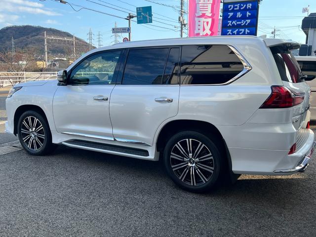 ＬＸ ＬＸ５７０　電動パワーシート　パワーゲート　レザー　ＬＥＤライト　ＥＴＣ　バックカメラ　メモリーナビ　オートクルーズ　ＡＣ１００Ｖ　キーレス　シートＨ　ガラスサンルーフ　ブルートゥース　４ＷＤ（7枚目）