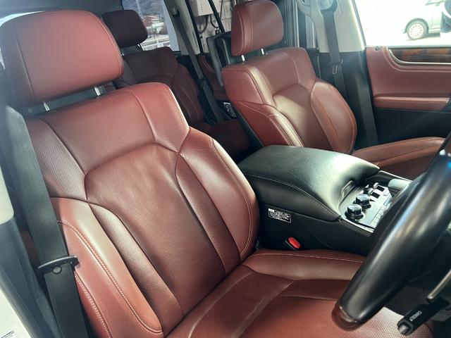 ＬＸ ＬＸ５７０　電動パワーシート　パワーゲート　レザー　ＬＥＤライト　ＥＴＣ　バックカメラ　メモリーナビ　オートクルーズ　ＡＣ１００Ｖ　キーレス　シートＨ　ガラスサンルーフ　ブルートゥース　４ＷＤ（12枚目）