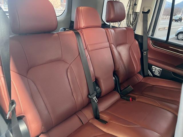 ＬＸ ＬＸ５７０　電動パワーシート　パワーゲート　レザー　ＬＥＤライト　ＥＴＣ　バックカメラ　メモリーナビ　オートクルーズ　ＡＣ１００Ｖ　キーレス　シートＨ　ガラスサンルーフ　ブルートゥース　４ＷＤ（13枚目）