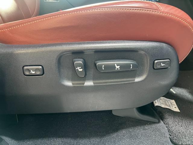 ＬＸ ＬＸ５７０　電動パワーシート　パワーゲート　レザー　ＬＥＤライト　ＥＴＣ　バックカメラ　メモリーナビ　オートクルーズ　ＡＣ１００Ｖ　キーレス　シートＨ　ガラスサンルーフ　ブルートゥース　４ＷＤ（17枚目）