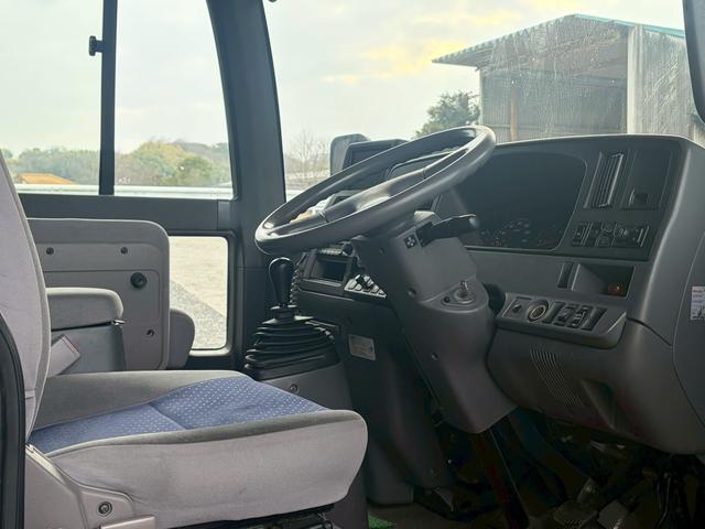 シビリアンバス ロングGL ガソリン車、29人乗り バックカメラ リクライニングシート 自動ドア、ステップ F/エアサス、インジェクター全6気筒新品交換済み(12枚目)