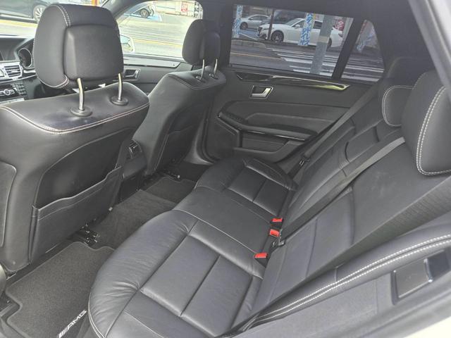 Ｅクラスステーションワゴン Ｅ２５０　ステーションワゴン　アバンギャルド　純正ナビ　フルセグＴＶ　全方位カメラ　前席パワーシート　ＬＥＤヘッドライト　パワーバックドア　スマートキー　クルーズコントロール　シートヒーター　オートライト（12枚目）