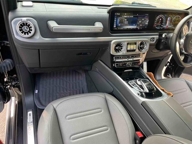 Gクラス G400d Gマヌファクトゥーアプログラム ワンオーナー車 業者オークション評価5点 ドライブレコーダー クリアランスソナー オートクルーズコントロール パワーシート(6枚目)