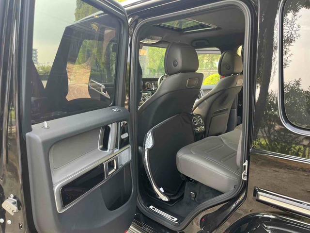 Gクラス G400d Gマヌファクトゥーアプログラム ワンオーナー車 業者オークション評価5点 ドライブレコーダー クリアランスソナー オートクルーズコントロール パワーシート(15枚目)