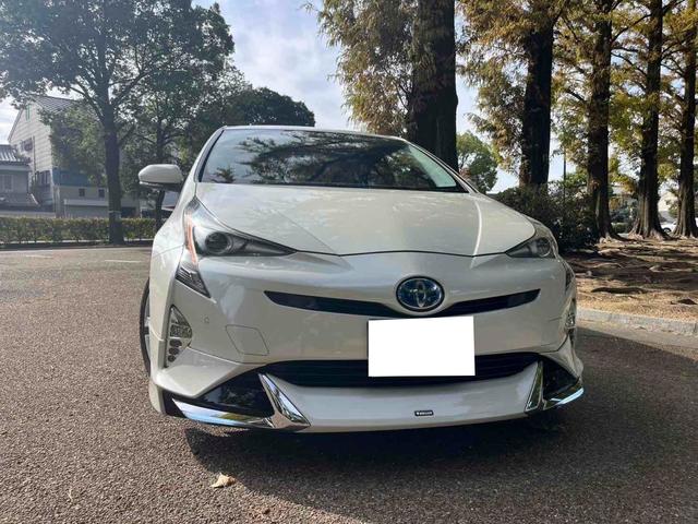 プリウス Ａ　評価点４．５点　モデリスタフルエアロ　９インチＴＶ　ツーリング１７インチアルミ　禁煙車　オートクルーズコントロール　バックカメラ　ＴＶ　アルミホイール　ＬＥＤヘッドランプ　ＣＶＴ　スマートキー（12枚目）