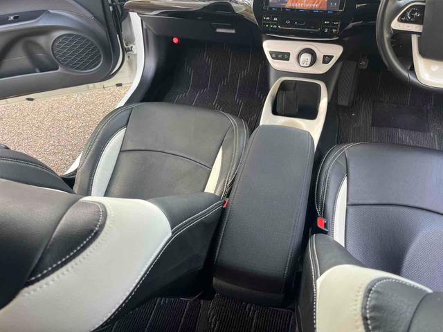 プリウス Ａ　評価点４．５点　モデリスタフルエアロ　９インチＴＶ　ツーリング１７インチアルミ　禁煙車　オートクルーズコントロール　バックカメラ　ＴＶ　アルミホイール　ＬＥＤヘッドランプ　ＣＶＴ　スマートキー（15枚目）