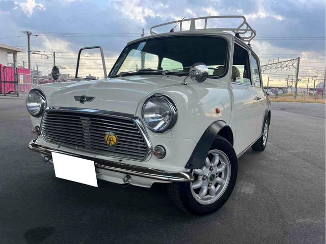 ＭＩＮＩ 　４速ミッション　車検８年１１月　アルミホイール　革シート　ＭＴ　ＣＤ　エアコン　運転席エアバッグ（3枚目）