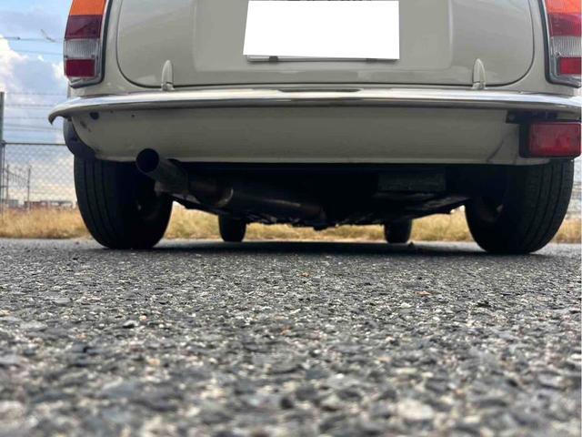 ＭＩＮＩ 　４速ミッション　車検８年１１月　アルミホイール　革シート　ＭＴ　ＣＤ　エアコン　運転席エアバッグ（20枚目）