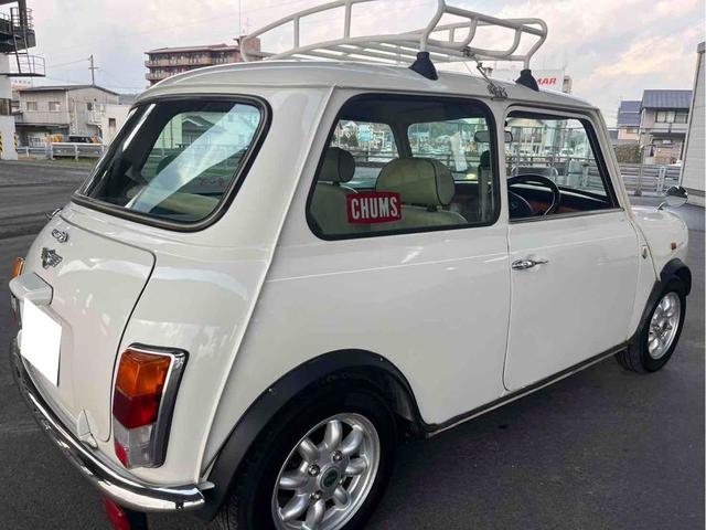 ＭＩＮＩ 　４速ミッション　車検８年１１月　アルミホイール　革シート　ＭＴ　ＣＤ　エアコン　運転席エアバッグ（21枚目）