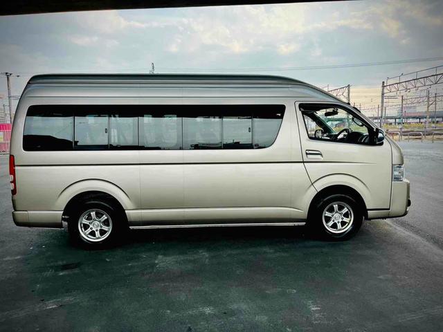 ハイエースワゴン グランドキャビン 新品ベットキット 10人乗り ドライブレコーダー ETC 電動スライドドア キーレスエントリー 電動格納ミラー 後席モニター AT アルミホイール CD 100V電源 盗難防止システム(9枚目)