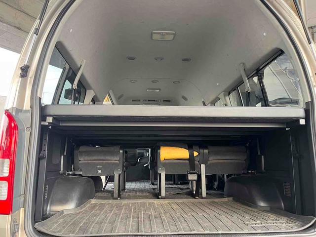 ハイエースワゴン グランドキャビン 新品ベットキット 10人乗り ドライブレコーダー ETC 電動スライドドア キーレスエントリー 電動格納ミラー 後席モニター AT アルミホイール CD 100V電源 盗難防止システム(31枚目)