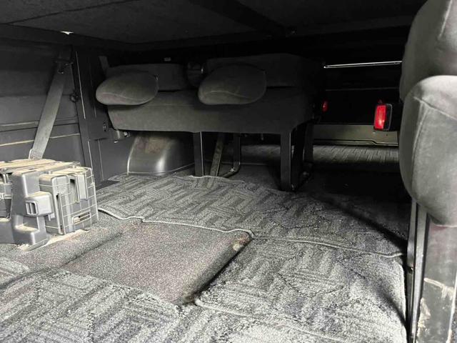 ハイエースワゴン グランドキャビン 新品ベットキット 10人乗り ドライブレコーダー ETC 電動スライドドア キーレスエントリー 電動格納ミラー 後席モニター AT アルミホイール CD 100V電源 盗難防止システム(32枚目)