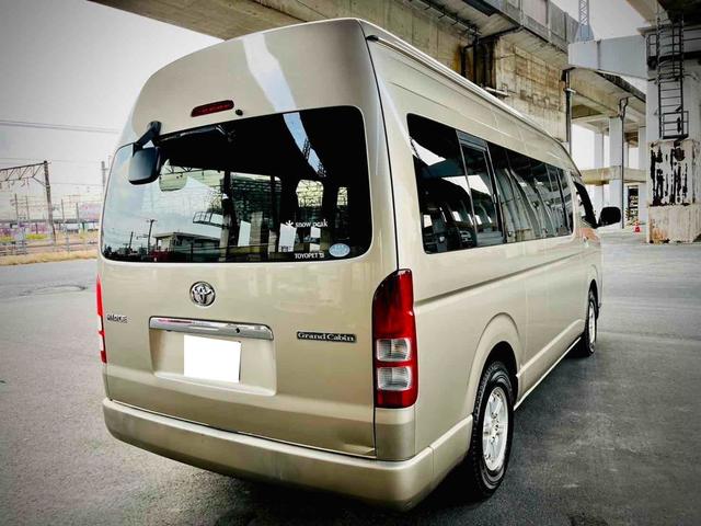 ハイエースワゴン グランドキャビン 新品ベットキット 10人乗り ドライブレコーダー ETC 電動スライドドア キーレスエントリー 電動格納ミラー 後席モニター AT アルミホイール CD 100V電源 盗難防止システム(41枚目)