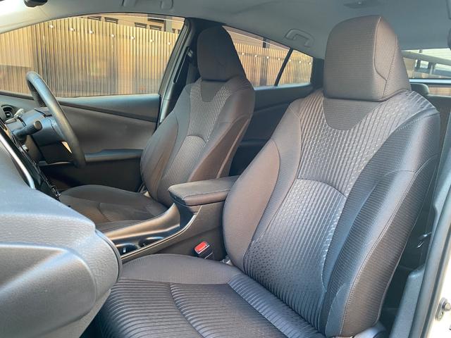 プリウス Ｓセーフティプラス　ワンオーナー／フルセグナビ／バックモニター／ＥＴＣ／トヨタセーフティセンス／ＩＣＳ／ＨＵＤ／ＬＥＤライト＆ＬＥＤフォグ／記録簿／禁煙車（35枚目）