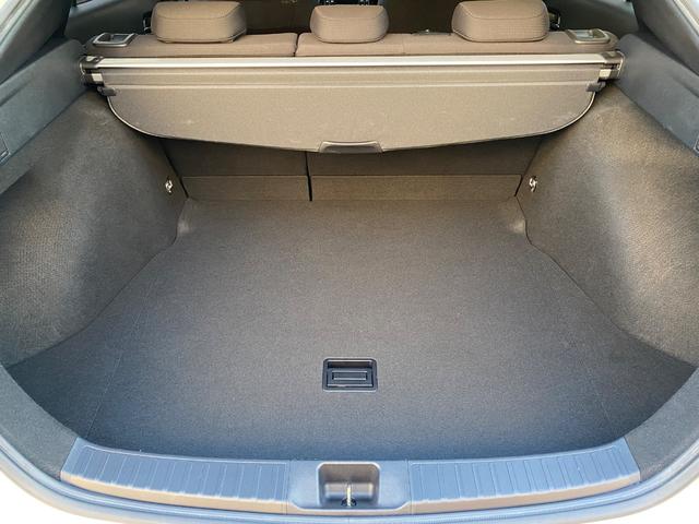 プリウス Ｓセーフティプラス　ワンオーナー／フルセグナビ／バックモニター／ＥＴＣ／トヨタセーフティセンス／ＩＣＳ／ＨＵＤ／ＬＥＤライト＆ＬＥＤフォグ／記録簿／禁煙車（45枚目）