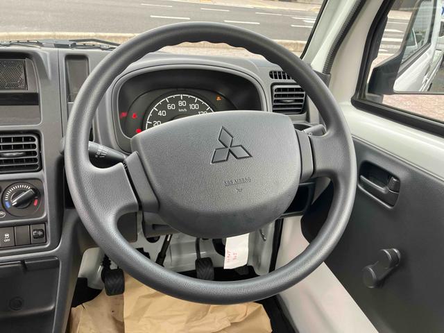 ミニキャブトラック みのり 4WD 届出済未使用車 軽トラック 5速MT 衝突被害軽減システム レーンアシスト オートライト エアコン パワステ 作業灯 Wエアバッグ(2枚目)