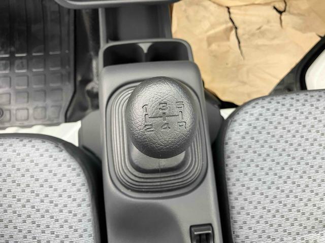 ミニキャブトラック みのり 4WD 届出済未使用車 軽トラック 5速MT 衝突被害軽減システム レーンアシスト オートライト エアコン パワステ 作業灯 Wエアバッグ(7枚目)