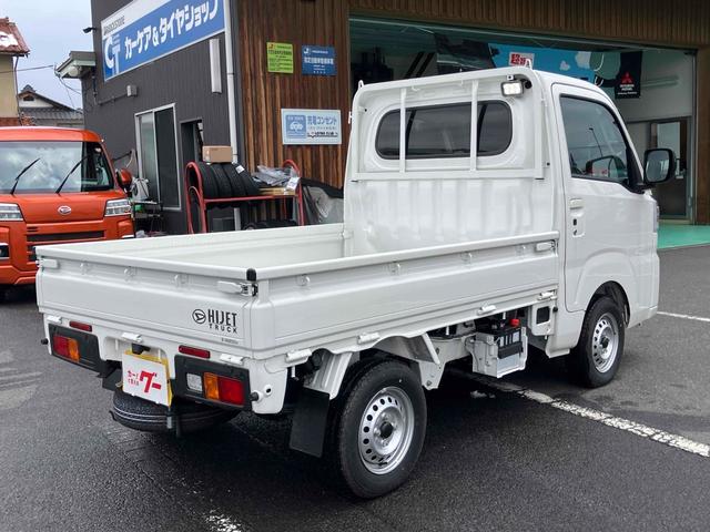 ハイゼットトラック エクストラ 4WD 5速MT 衝突被害軽減システム クリアランスソナー スマートキー アイドリングストップ 電動格納ミラー エアコン パワステ パワーウィンドウ 運転席エアバッグ(17枚目)