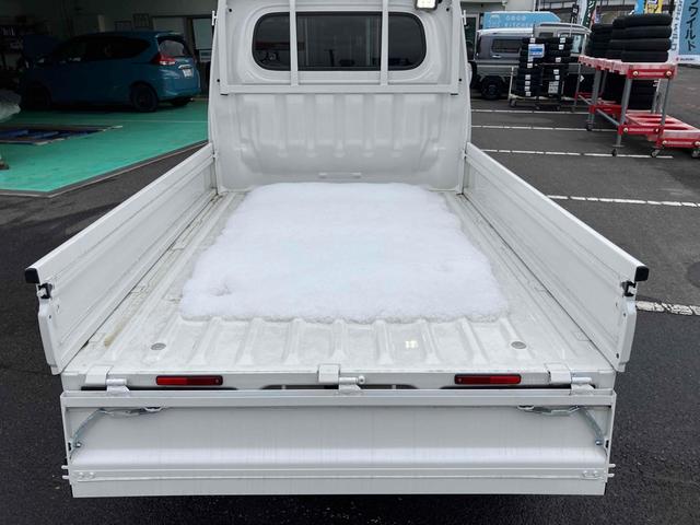 ハイゼットトラック エクストラ 4WD 5速MT 衝突被害軽減システム クリアランスソナー スマートキー アイドリングストップ 電動格納ミラー エアコン パワステ パワーウィンドウ 運転席エアバッグ(18枚目)