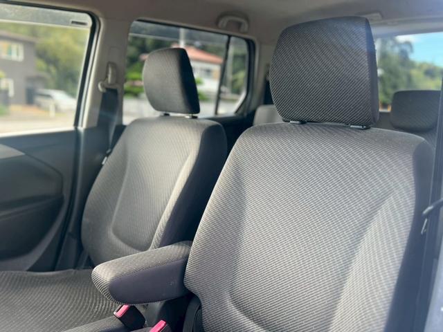 ワゴンR FX キーレスエントリー アイドリングストップ シートヒーター ベンチシート CVT 盗難防止システム ABS CD アルミホイール 衝突安全ボディ エアコン パワーステアリング パワーウィンドウ(8枚目)