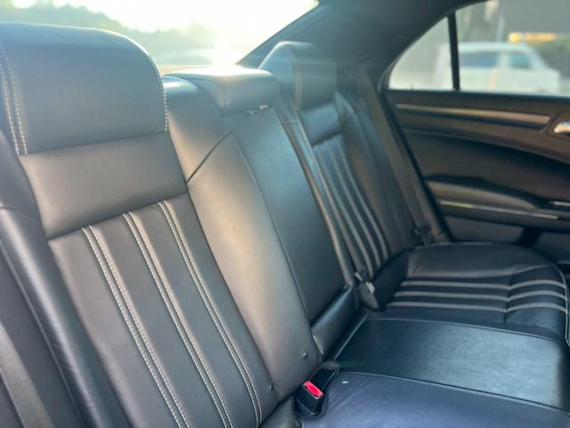 クライスラー・300 300S ドライブレコーダー クリアランスソナー レーンアシスト オートクルーズコントロール 衝突被害軽減システム バックカメラ アルミホイール AT スマートキー ESC エアコン パワーステアリング(7枚目)