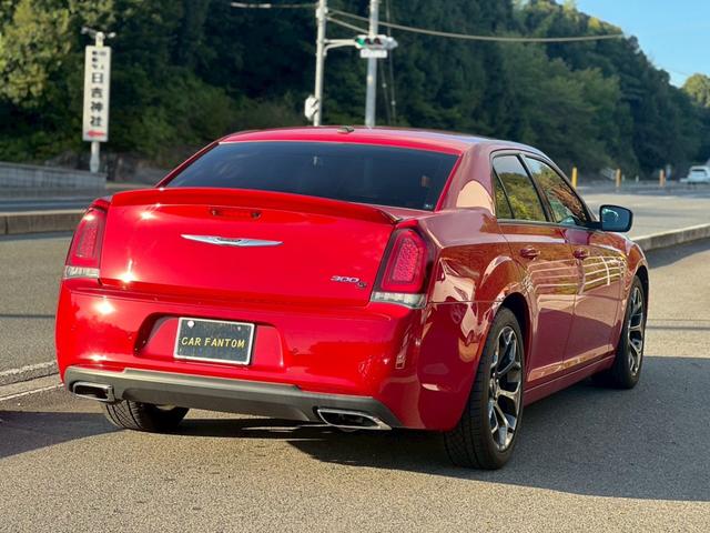 クライスラー・300 300S ドライブレコーダー クリアランスソナー レーンアシスト オートクルーズコントロール 衝突被害軽減システム バックカメラ アルミホイール AT スマートキー ESC エアコン パワーステアリング(13枚目)