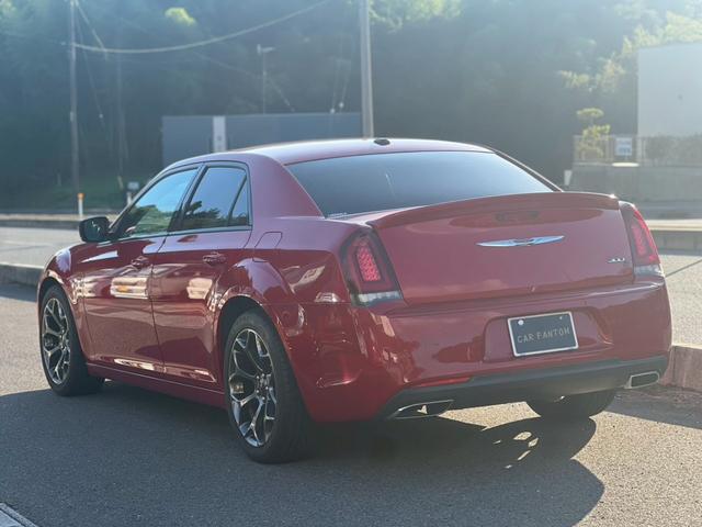 クライスラー・300 300S ドライブレコーダー クリアランスソナー レーンアシスト オートクルーズコントロール 衝突被害軽減システム バックカメラ アルミホイール AT スマートキー ESC エアコン パワーステアリング(15枚目)