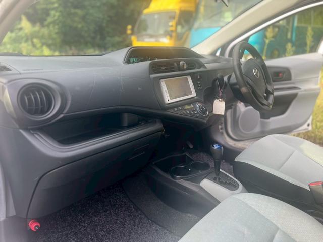 アクア L ETC バックカメラ ナビ TV キーレスエントリー 電動格納ミラー AT Bluetooth エアコン パワーステアリング パワーウィンドウ(9枚目)