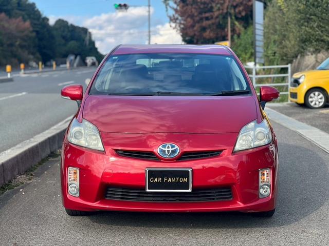 プリウス Ｓ　バックカメラ　ＣＶＴ　スマートキー　電動格納ミラー　エアコン　パワーステアリング　パワーウィンドウ（3枚目）