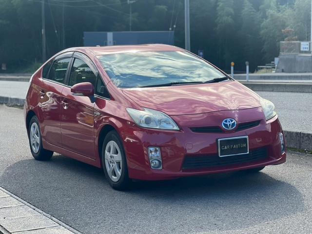 プリウス Ｓ　バックカメラ　ＣＶＴ　スマートキー　電動格納ミラー　エアコン　パワーステアリング　パワーウィンドウ（5枚目）