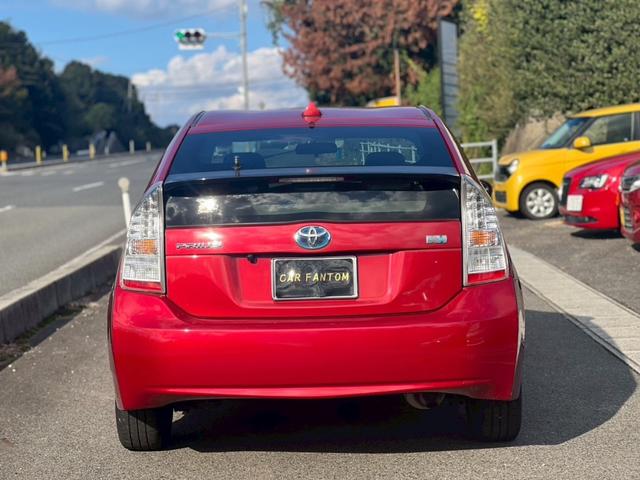 プリウス Ｓ　バックカメラ　ＣＶＴ　スマートキー　電動格納ミラー　エアコン　パワーステアリング　パワーウィンドウ（7枚目）
