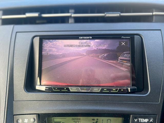 プリウス Ｓ　バックカメラ　ＣＶＴ　スマートキー　電動格納ミラー　エアコン　パワーステアリング　パワーウィンドウ（10枚目）