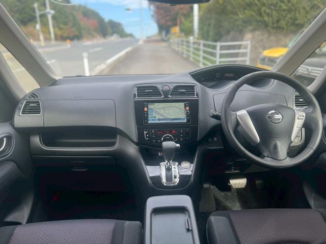 車を運転する際には運転席の存在は欠かせません。なのでしっかりとチェックしたいポイントですね。