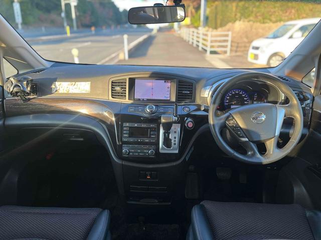 エルグランド 250ハイウェイスターアーバンクロム ETC 全周囲カメラ ナビ 両側電動スライドドア HID スマートキー 3列シート オットマン CVT アルミホイール Bluetooth 盗難防止システム 衝突安全ボディ ABS ESC エアコン(2枚目)