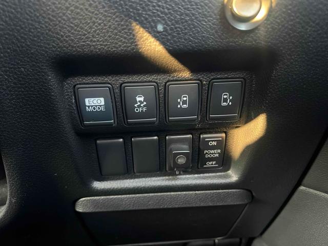 エルグランド 250ハイウェイスターアーバンクロム ETC 全周囲カメラ ナビ 両側電動スライドドア HID スマートキー 3列シート オットマン CVT アルミホイール Bluetooth 盗難防止システム 衝突安全ボディ ABS ESC エアコン(5枚目)