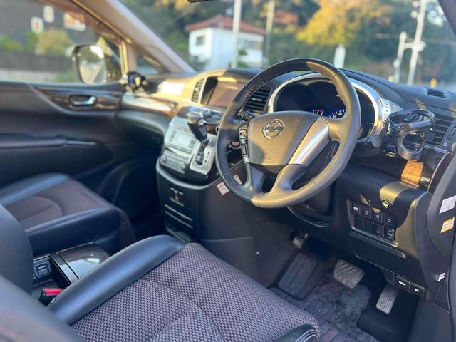 エルグランド 250ハイウェイスターアーバンクロム ETC 全周囲カメラ ナビ 両側電動スライドドア HID スマートキー 3列シート オットマン CVT アルミホイール Bluetooth 盗難防止システム 衝突安全ボディ ABS ESC エアコン(11枚目)