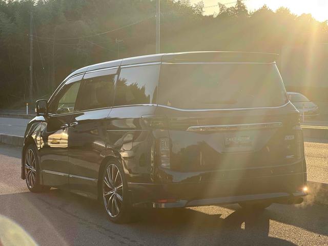 エルグランド 250ハイウェイスターアーバンクロム ETC 全周囲カメラ ナビ 両側電動スライドドア HID スマートキー 3列シート オットマン CVT アルミホイール Bluetooth 盗難防止システム 衝突安全ボディ ABS ESC エアコン(19枚目)