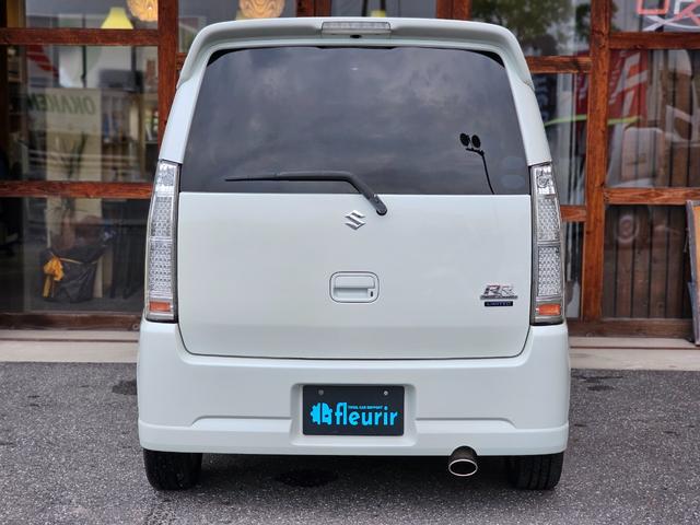 ワゴンＲ ＲＲ－Ｓリミテッド　アルパインナビ　地デジ　ＥＴＣ　ターボ　アルミホイール　スマートキー　ベンチシート　ＬＥＤテールライト　ヘッドライトアイライン　パワステ　パワーウインドウ　キーレス　オートエアコン　リアスポイラー（5枚目）