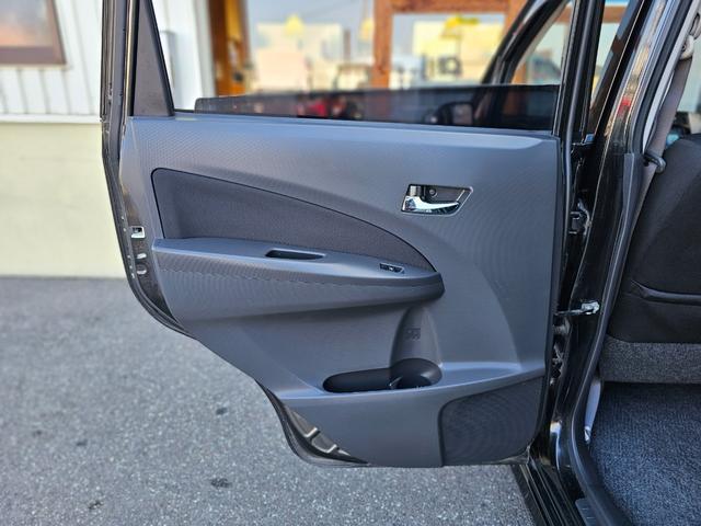 ムーヴ カスタム　ＲＳ　室内全席取り外し清掃済　ターボ　ローダウン　ＬＥＤヘッドライト　ＬＥＤフォグライト　ＬＥＤルームライト　ナビ　Ｂｌｕｅｔｏｏｔｈ　ＥＴＣ　スマートキー　アイドリングストップ　純正　ＭＯＭＯステ（62枚目）
