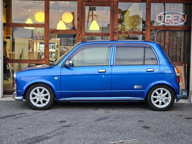 ミラジーノ ミニライトスペシャルターボ 全席取り外し清掃済 ターボ 5MT ローダウン D-SPORTSショック 社外エアクリ オーバーフェンダー メッシュグリル センターマフラー 社外フロントパイプ ショートシフト MOMOステアリング(7枚目)