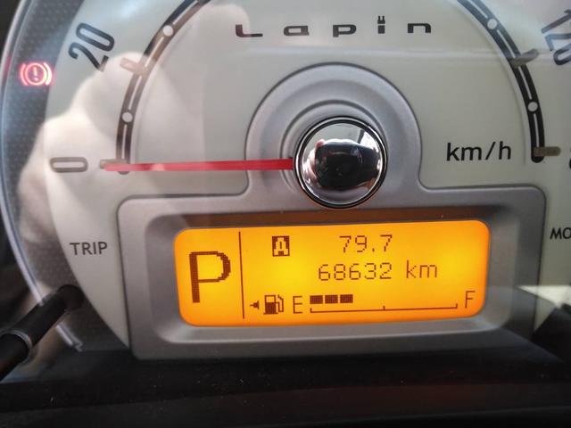 アルトラパン Ｘ　ＣＤ　スマートキー　電動格納ミラー　ＡＷ１４インチ　ベンチシート　フルフラット　盗難防止システム　ＡＢＳ　エアコン　パワーウィンドウ　パワーステアリング　運転席・助手席エアバック　衝突安全ボディ（9枚目）