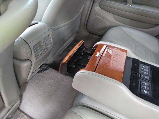 シーマ 450VIP ローダウン パワーシート ETC ナビ バックカメラ 後席モニター TV CD DVD コーナーセンサー HIDヘッドライト キーレス AW18インチ オートエアコン クルコン シートヒーター(36枚目)