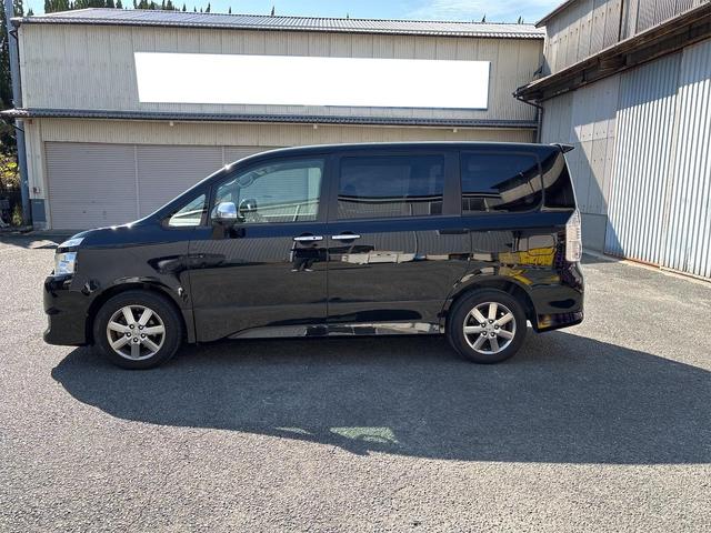 ヴォクシー ＺＳ　煌ＩＩ（5枚目）