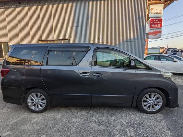 アルファード 　バックカメラ　ナビ　ＴＶ　クリアランスソナー　ＨＩＤ　スマートキー　電動格納ミラー　後席モニター　３列シート　フルフラット　オットマン　ＣＶＴ　アルミホイール　ＣＤ　ミュージックプレイヤー接続可（14枚目）