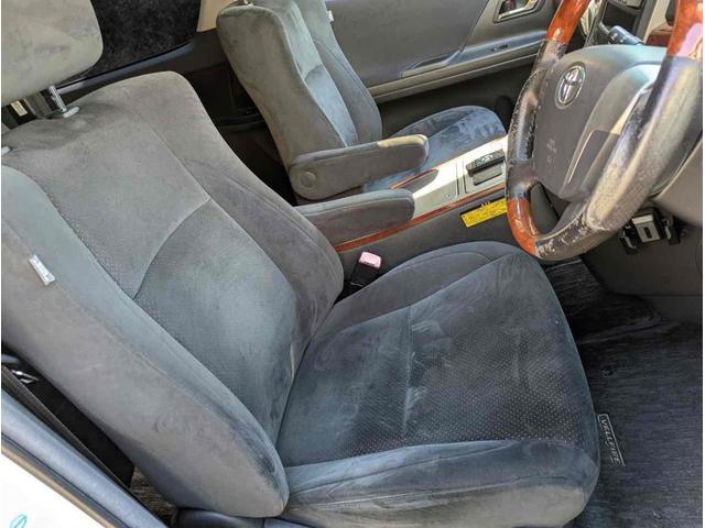 ヴェルファイア ２．４Ｚ　プラチナムセレクション　バックカメラ　ＴＶ　クリアランスソナー　両側電動スライドドア　オートライト　ＨＩＤ　電動リアゲート　スマートキー　電動格納ミラー　後席モニター　３列シート　オットマン　ＣＶＴ　アルミホイール　ＵＳＢ（10枚目）