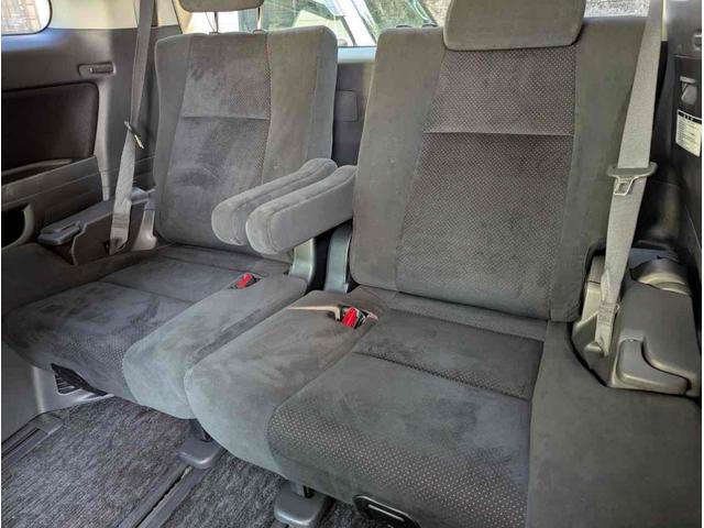 ヴェルファイア ２．４Ｚ　プラチナムセレクション　バックカメラ　ＴＶ　クリアランスソナー　両側電動スライドドア　オートライト　ＨＩＤ　電動リアゲート　スマートキー　電動格納ミラー　後席モニター　３列シート　オットマン　ＣＶＴ　アルミホイール　ＵＳＢ（11枚目）